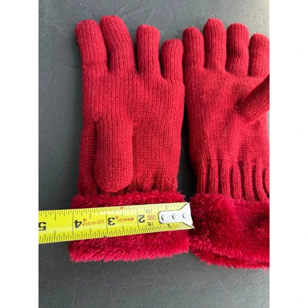 UGG Australia Red Cable Knit Gloves W. Faux Fur Trim Logo Patch Winter Accessory